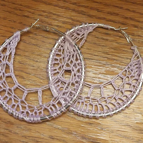Handmade crochet earrings - Picture 3 of 3